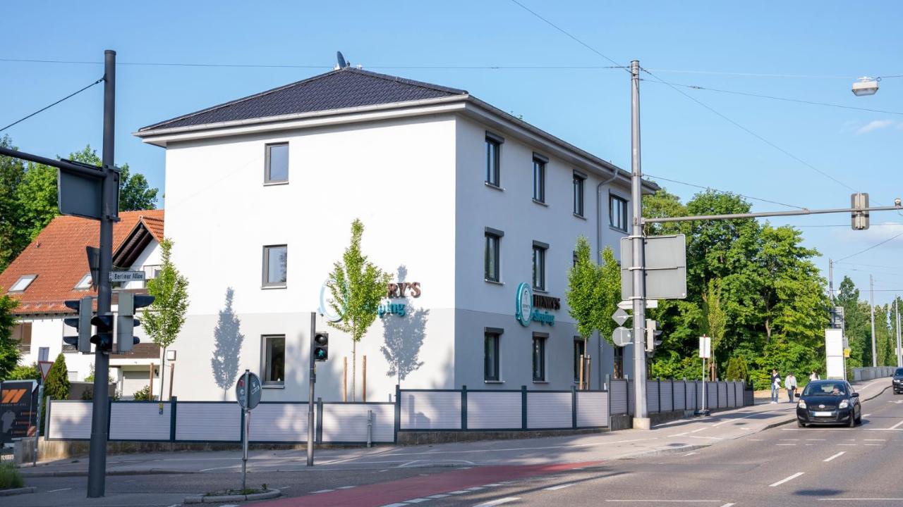 Henrys Sleeping Am Augsburger Eiskanal Exteriör bild